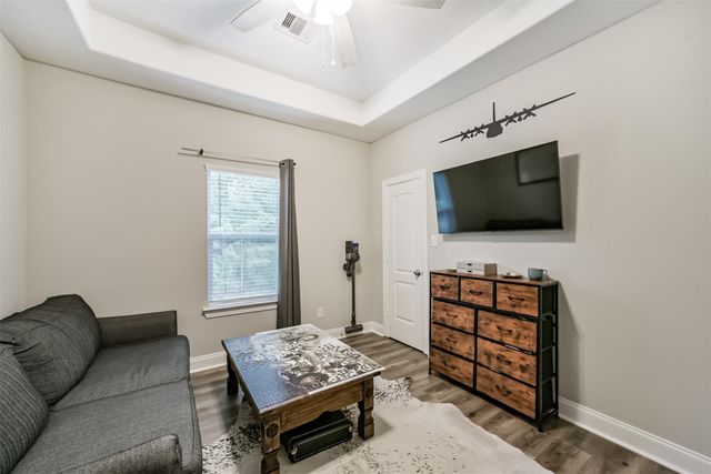 725 Magnolia Point Drive, Houston, TX 77336