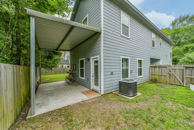 725 Magnolia Point Drive, Houston, TX 77336
