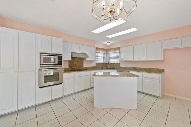 14 Alamosa Drive, Trophy Club, TX 76262
