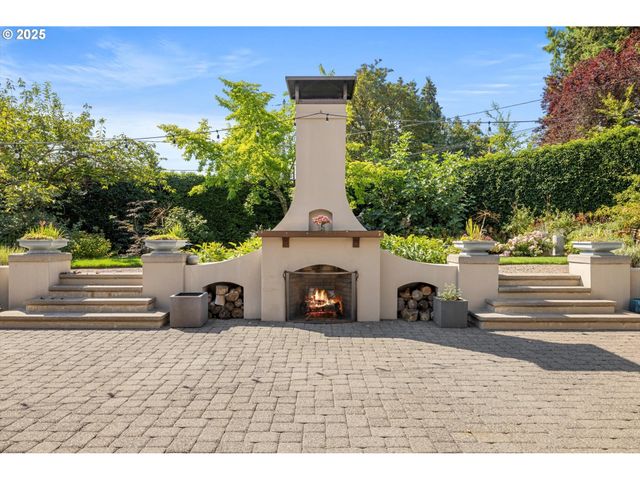 1948 Sw TERRACE Dr, Portland, OR 97201