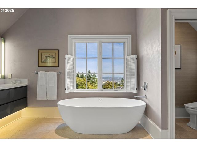 1948 Sw TERRACE Dr, Portland, OR 97201