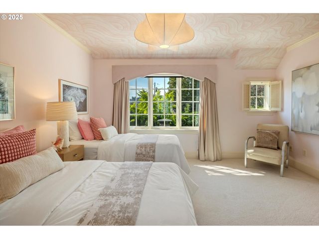 1948 Sw TERRACE Dr, Portland, OR 97201