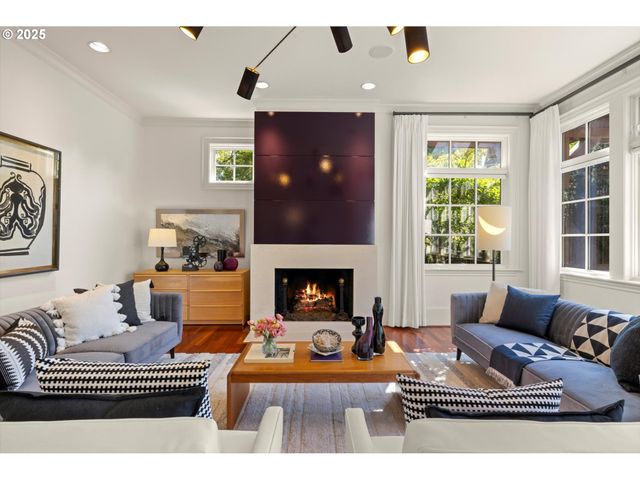 1948 Sw TERRACE Dr, Portland, OR 97201