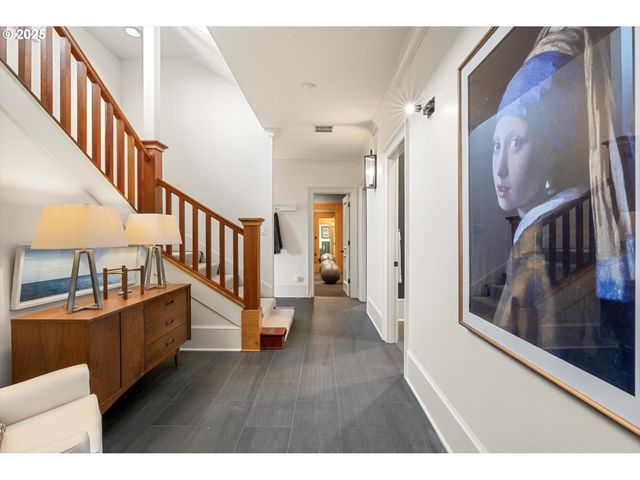 1948 Sw TERRACE Dr, Portland, OR 97201