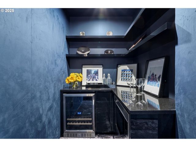 1948 Sw TERRACE Dr, Portland, OR 97201