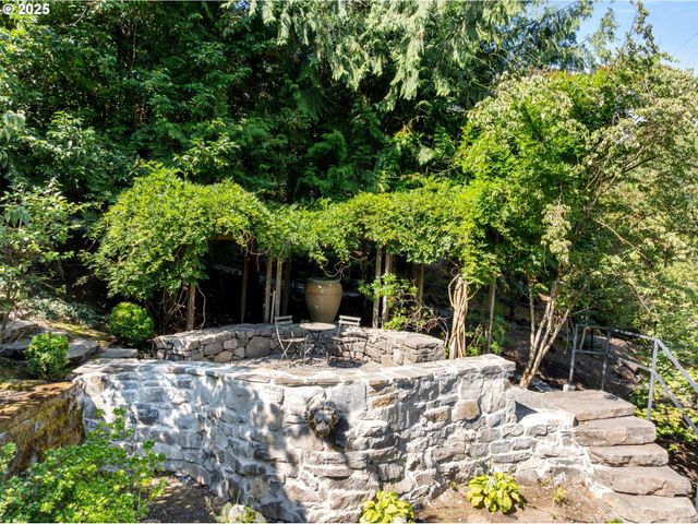 1948 Sw TERRACE Dr, Portland, OR 97201