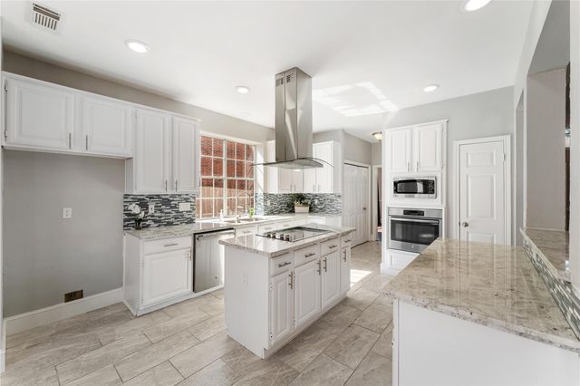 1514 Briarbend Drive, Sugar Land, TX 77479