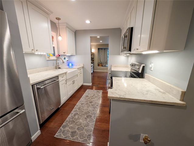 515 Kingsberry Ct, Ross Twp, PA 15237