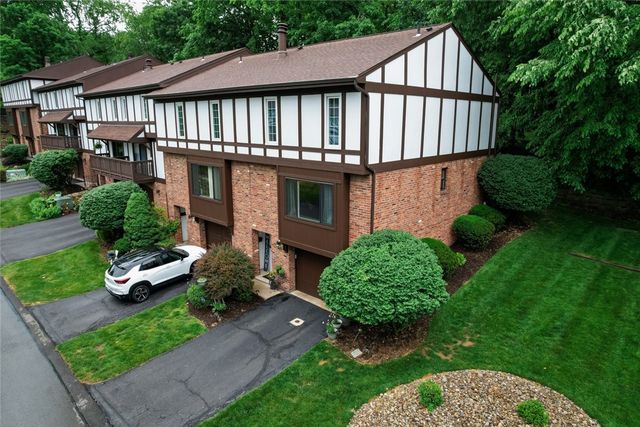 515 Kingsberry Ct, Ross Twp, PA 15237