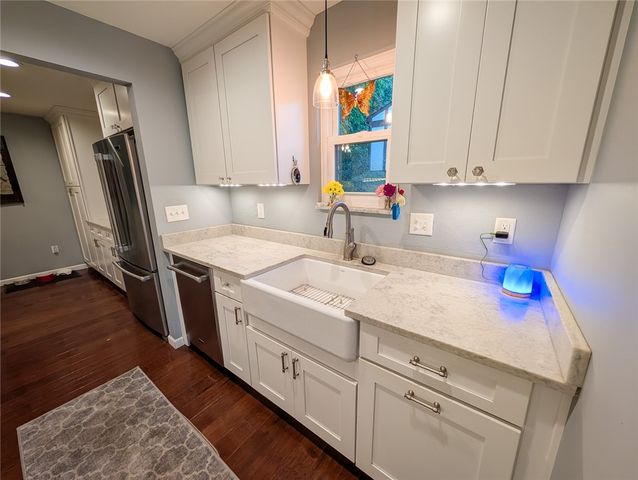 515 Kingsberry Ct, Ross Twp, PA 15237