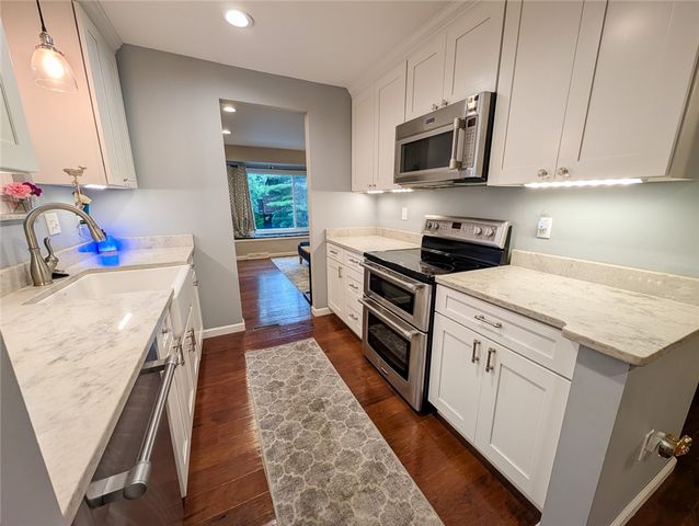 515 Kingsberry Ct, Ross Twp, PA 15237