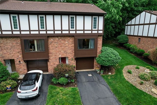 515 Kingsberry Ct, Ross Twp, PA 15237