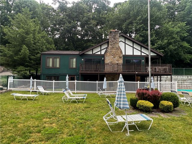 515 Kingsberry Ct, Ross Twp, PA 15237