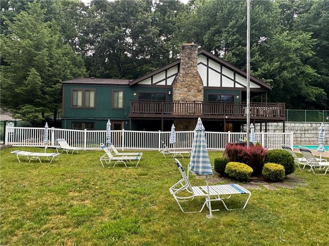515 Kingsberry Ct, Ross Twp, PA 15237