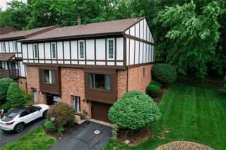 515 Kingsberry Ct, Ross Twp, PA 15237