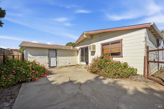 819-821 Center St, Healdsburg, CA 95448