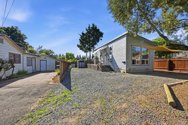 819-821 Center St, Healdsburg, CA 95448