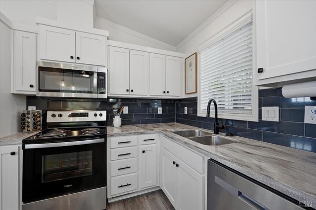 819-821 Center St, Healdsburg, CA 95448