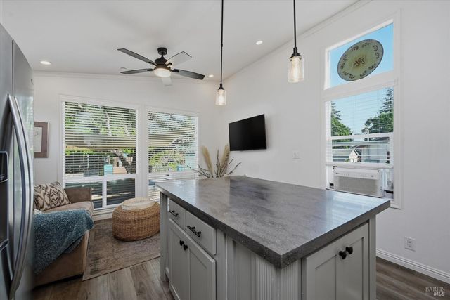 819-821 Center St, Healdsburg, CA 95448