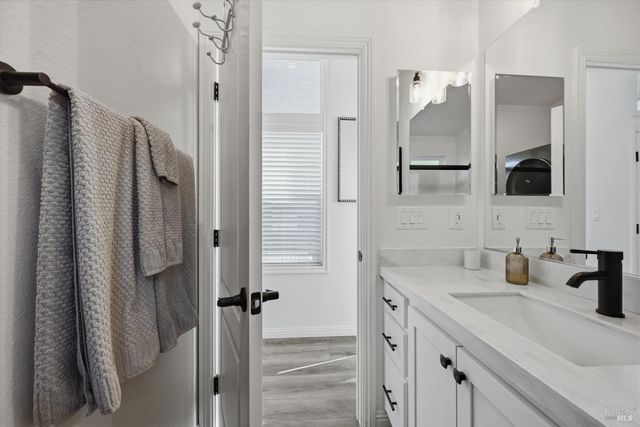 819-821 Center St, Healdsburg, CA 95448