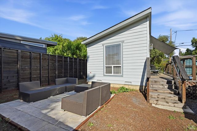 819-821 Center St, Healdsburg, CA 95448