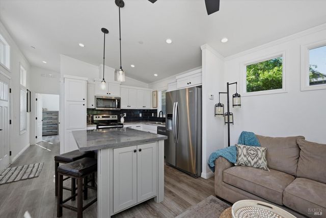 819-821 Center St, Healdsburg, CA 95448