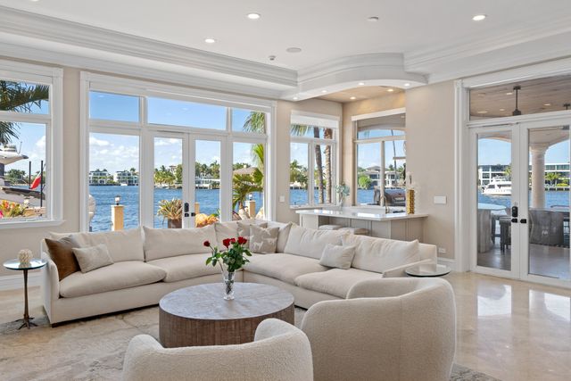 2593 SE 8th Street, Pompano Beach, FL 33062