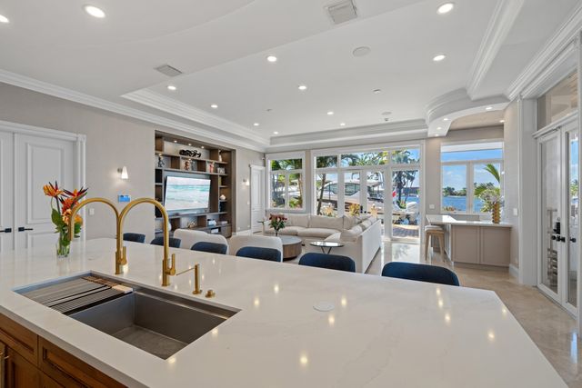 2593 SE 8th Street, Pompano Beach, FL 33062