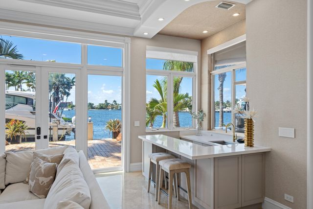 2593 SE 8th Street, Pompano Beach, FL 33062