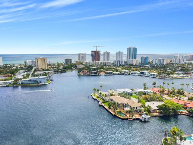 2593 SE 8th Street, Pompano Beach, FL 33062