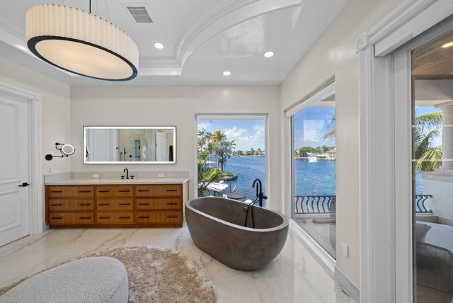 2593 SE 8th Street, Pompano Beach, FL 33062