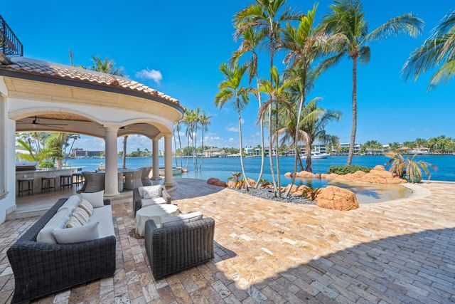 2593 SE 8th Street, Pompano Beach, FL 33062