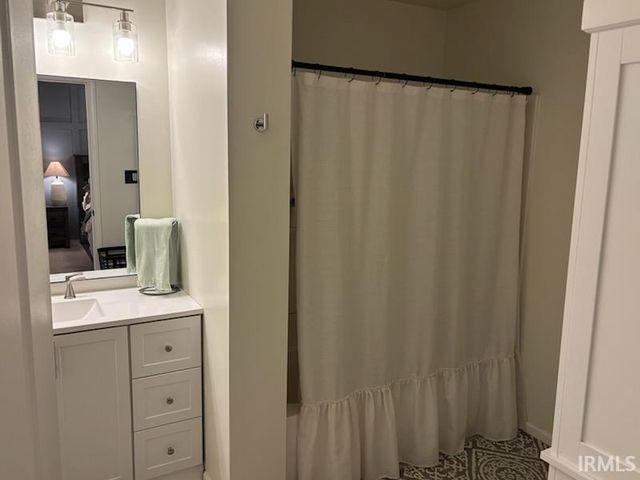 7044 Abell Lane, Newburgh, IN 47630