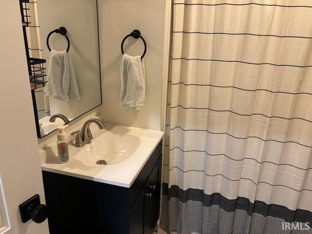 7044 Abell Lane, Newburgh, IN 47630