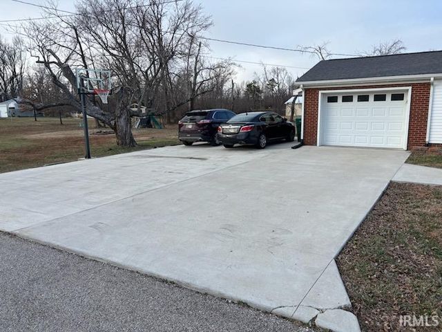 7044 Abell Lane, Newburgh, IN 47630