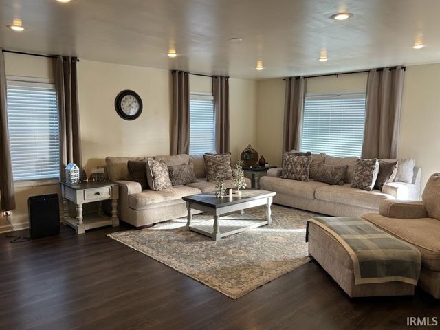 7044 Abell Lane, Newburgh, IN 47630