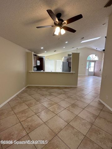 2923 Pebble Creek Street, Melbourne, FL 32935