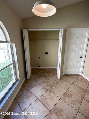 2923 Pebble Creek Street, Melbourne, FL 32935