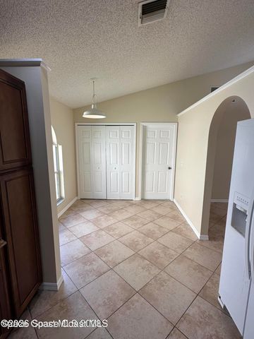 2923 Pebble Creek Street, Melbourne, FL 32935