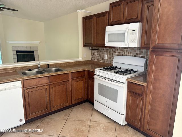 2923 Pebble Creek Street, Melbourne, FL 32935