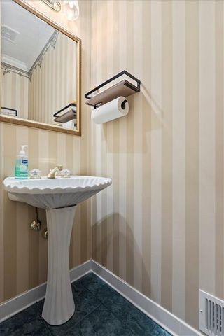 40 Costleys Bridge Drive, Oxford, GA 30054