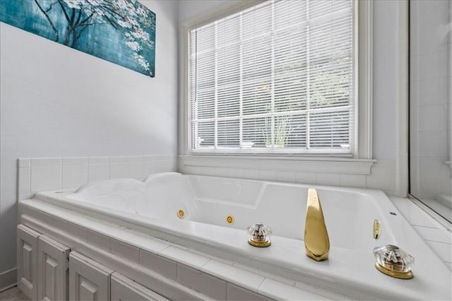 40 Costleys Bridge Drive, Oxford, GA 30054