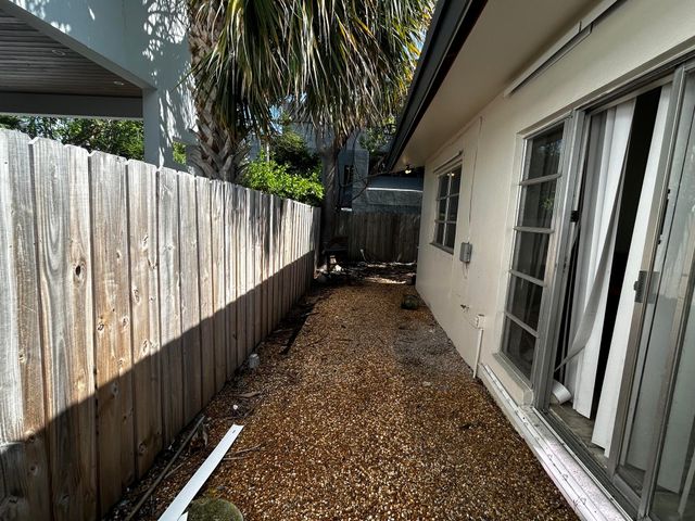 1213 SE 1ST Street 1-4, Fort Lauderdale, FL 33301