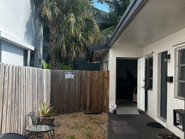 1213 SE 1ST Street 1-4, Fort Lauderdale, FL 33301