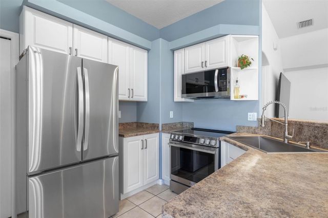 8 RIVERVIEW PLACE, Palm Coast, FL 32164