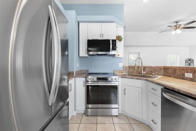 8 RIVERVIEW PLACE, Palm Coast, FL 32164