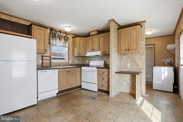 77 IVY CIR, Norristown, PA 19403