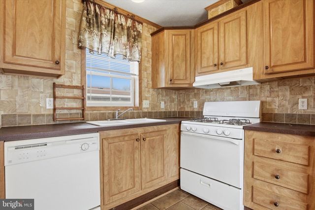 77 IVY CIR, Norristown, PA 19403