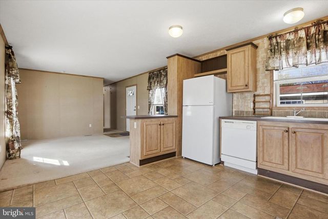 77 IVY CIR, Norristown, PA 19403