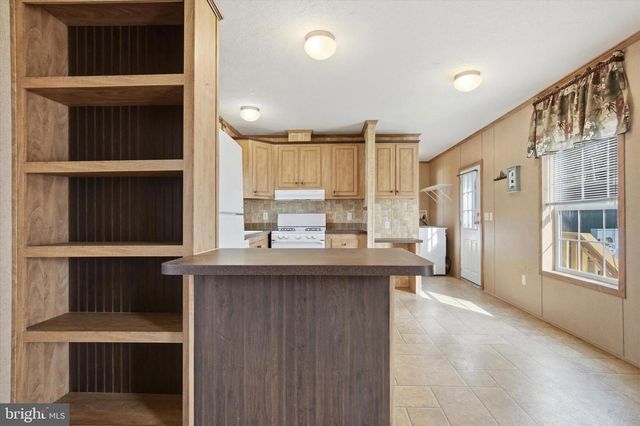 77 IVY CIR, Norristown, PA 19403